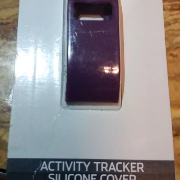 2 new Onn Fitbit silicone covers - Picture 3 of 4